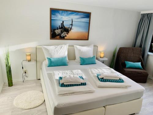 Graal Mueritz House | KAPITÄNS HUS - traditionelles Reethaus strandnah, Sauna, großer Garten, PKW-Stellplätze