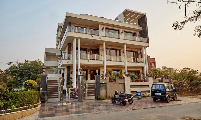 Greater Noida Hotel | Kapoor Residency