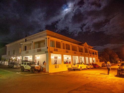 Barrydale Hotel | KAROO ART HOTEL 4 Star