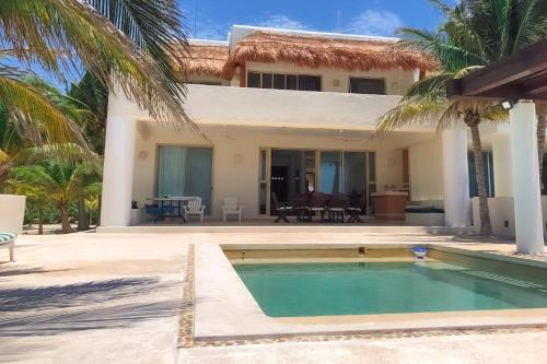 Ixil House | Kastelorizo Private Beachfront house