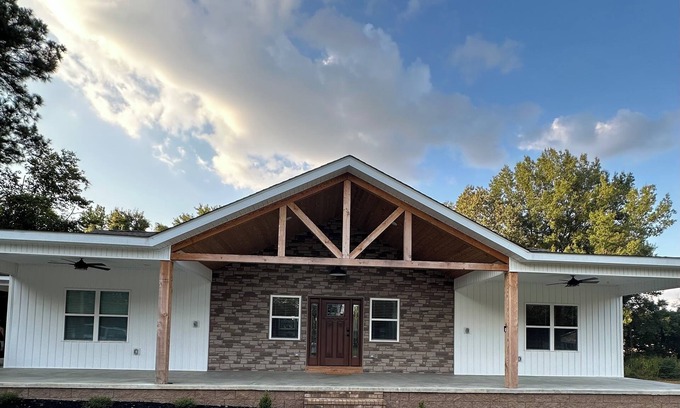 Martin House | Katie Bird’s Nest a Charming 3-bedroom house in wonderful Martin