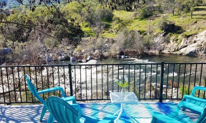 Three Rivers House | *Kaweah River House* - 1/2 Mile to Sequoia Park