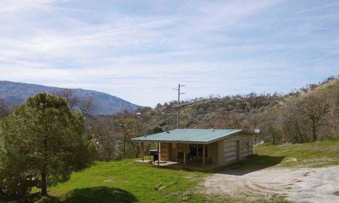 Three Rivers Cabin | Kaweah Riverside Retreat