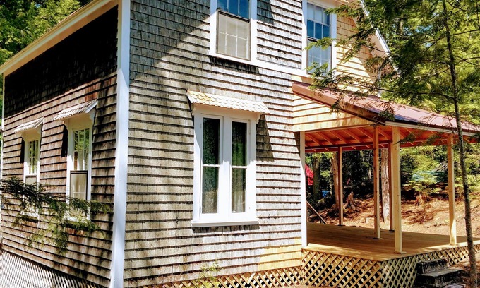 Lucerne-in-Maine House | Kay's Cottage -rustic Maine lakeside cottage