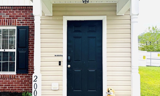 Westgate House | Keep it simple at this pet friendly and centrally-located place.