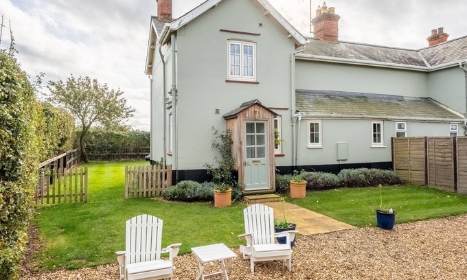 Deepdale Cottage | Keepers Cottage (D), Docking, Norfolk