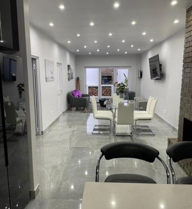 Port Elizabeth Villa | Kensington Palace for 4 guests all inclusive