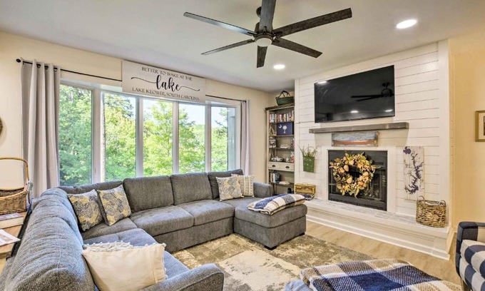 Salem Apartment | Keowee Keys Condo with Resort Amenities Access!