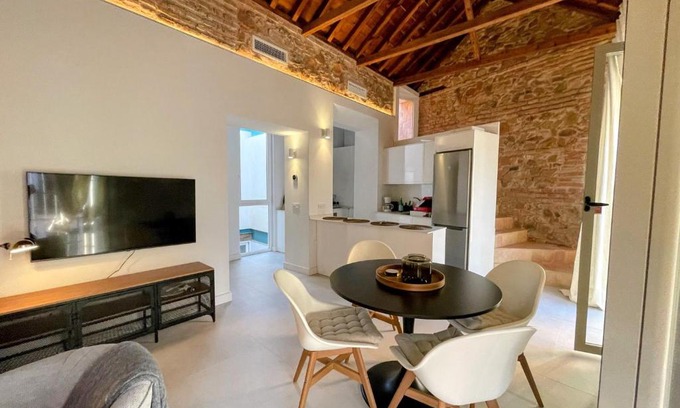 Capuchinos Apartment | KEYWISE Nordic design Home city center 2 rooms 2 bath and terrace