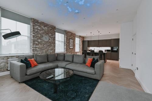 Cubitt Town Apartment | Khayat Homes - Kings Cottage - Three Bed