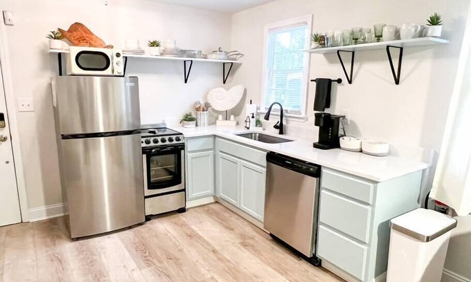 Harleston Village Condo | Kick back and relax in this calm, stylish space