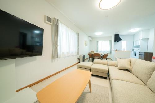 Shiroishi House | Kikusui House