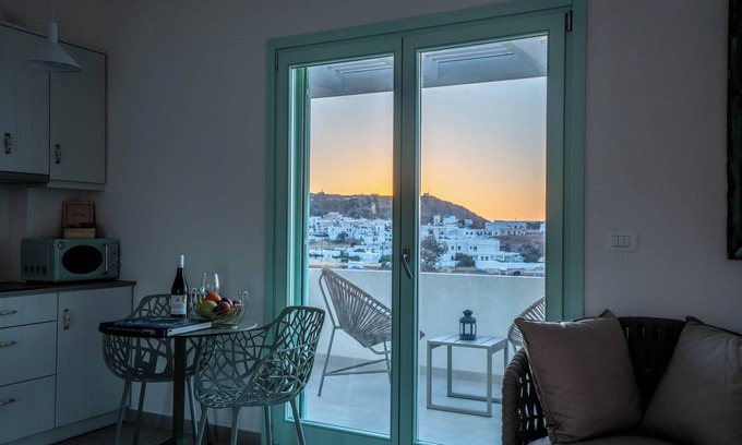 Psathi Hotel | Kimolos Vibes Suites