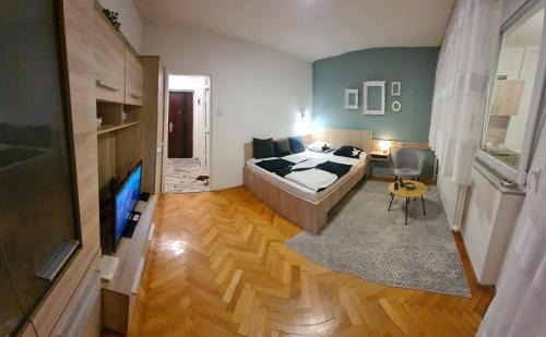 Zenica Apartment | Kineski zid