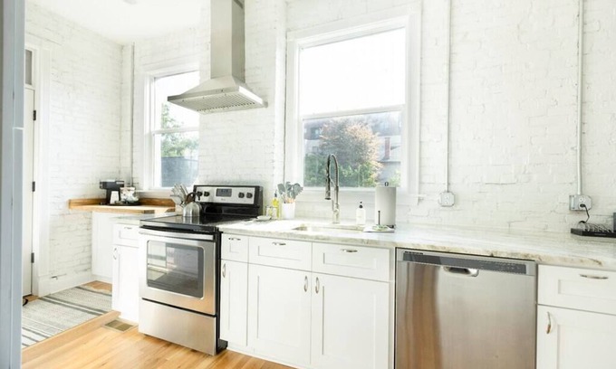 Short North Apartment | King Bed | FREE Parking