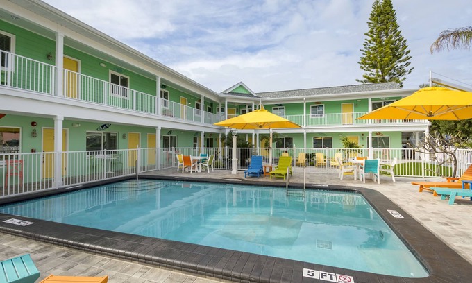 St. Pete Beach Hotel | King Efficiency 3