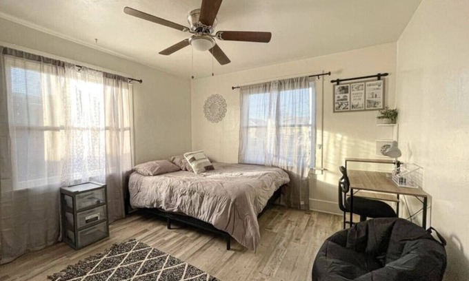 Tulare House | King of Tulare Near Downtown