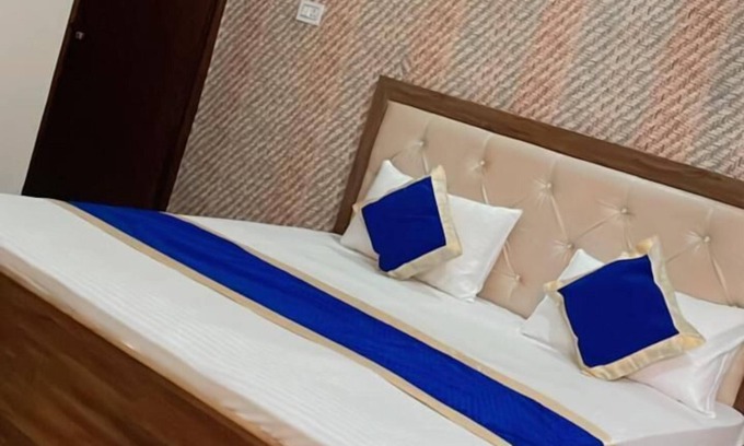 Taj Ganj Hotel | King Palace By GRB