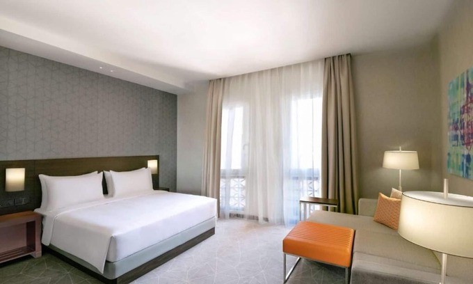 Naif Apartment | King Room Near Al Ghurair Mall By Luxruy Bookings