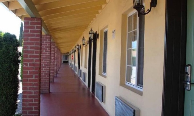 Gilroy Hotel | King's Rest Motel