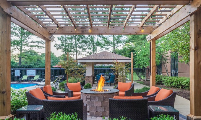 White Station Condo | King Suite. Free Breakfast. Outdoor Pool. Gym. Relaxing Retreat!