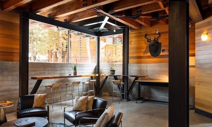 Truckee Hotel | King + Twin Sleeper + Full, Gravity Haus, Garden, Mountain Adventures - 2 Units