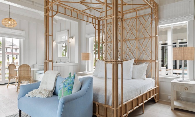 Johns Island House | “Kingfisher” (3029 Southerly Way) 2 person creekside bungalow at Kiawah River