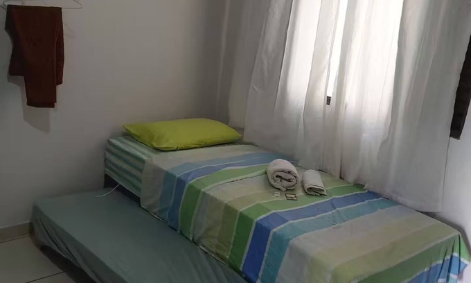 Maringa Apartment | Kit net 07 Camila space 1 double bed 2 singles.