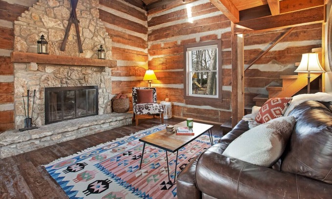 Indianapolis Cabin | Kit’s Cabin - Log Cabin Retreat in Indianapolis