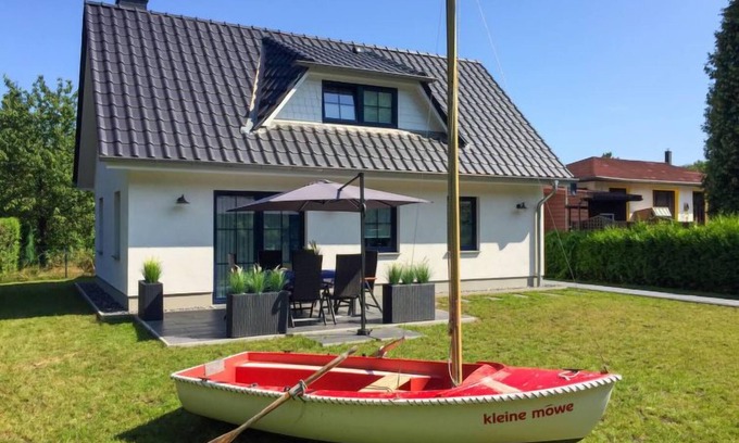 Zirkow House | Kleine Möwe by Interhome