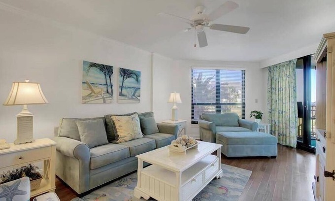 Isle of Palms Condo | “Knee Deep” at 104 Summer House | Oceanfront | Updated Kitchen and Baths | Walk Off Deck to Acces.