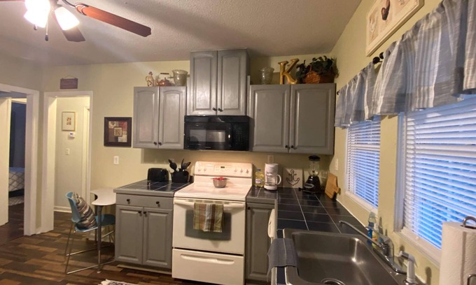 Macon Apartment | KnightPlace - The Michael - 2BD/1BA Apartment in Duplex - Near Mercer University