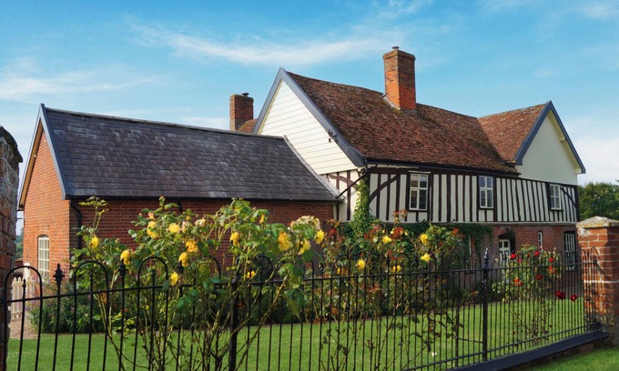 Ipswich Cottage | KNIGHTS FARM, pet friendly, character holiday cottage in Harkstead