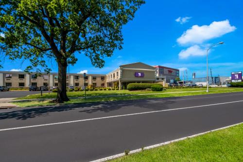 Ogontz Campus Hotel | Knights Inn Phildelphia