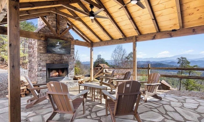 Gatlinburg - Pigeon Forge Cabin | Knockin on Heaven's Door