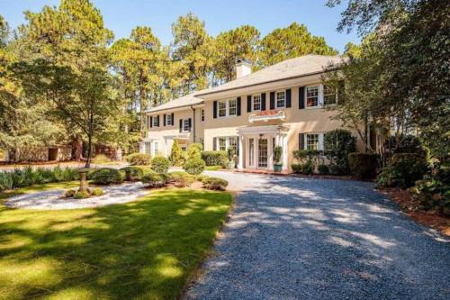 Southern Pines Villa | Knollwood Manor - The Historic Mid Pines Mansion