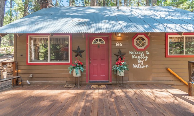 Camp Connell Cabin | Knotty by Nature - Adorable Cabin on Private Road with Firepit! (winter only)