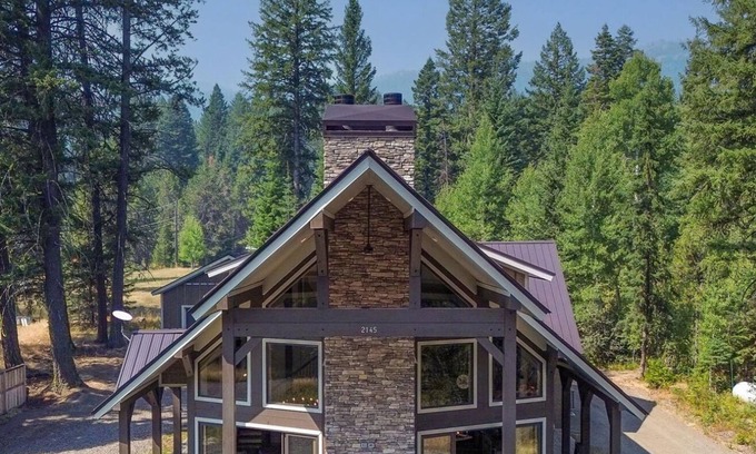 Tamarack Resort House | Knotty Pines in Donnelly | Luxe Cabin Bordering Tamarack | Room for Toys | Hot Tub