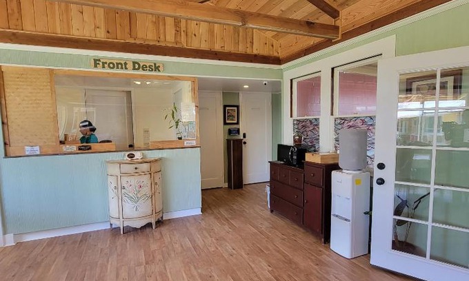 Hawi Hotel | Kohala Village INN