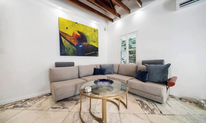 Hollywood Lakes Apartment | Komffy Waterside Escape w/Queen Bed and Free Parking