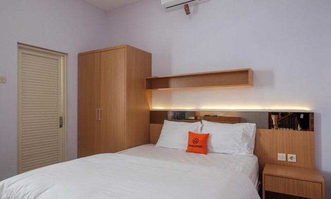 Surakarta Hotel | KoolKost Syariah near Taman Sriwedari Laweyan