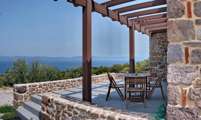 Skala Sykamineas House | Ktima Kiourelioti