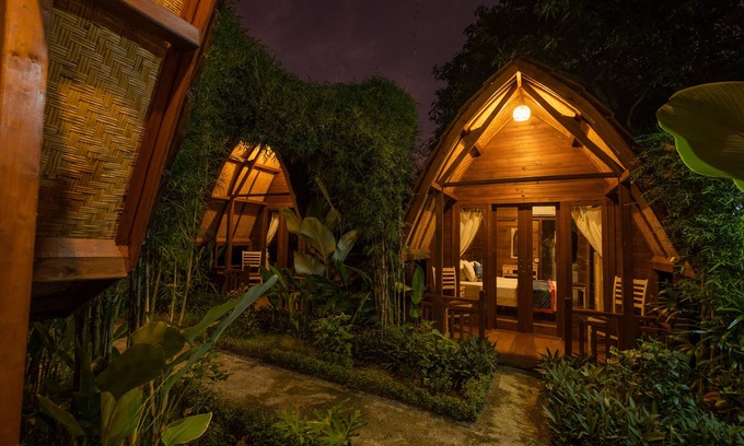 Jimbaran Bay Bed & Breakfast | Kubu Kak Dudung Villas
