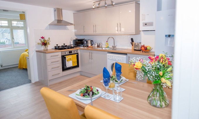 Peterborough Apartment | KVM - Sunshine Apartment