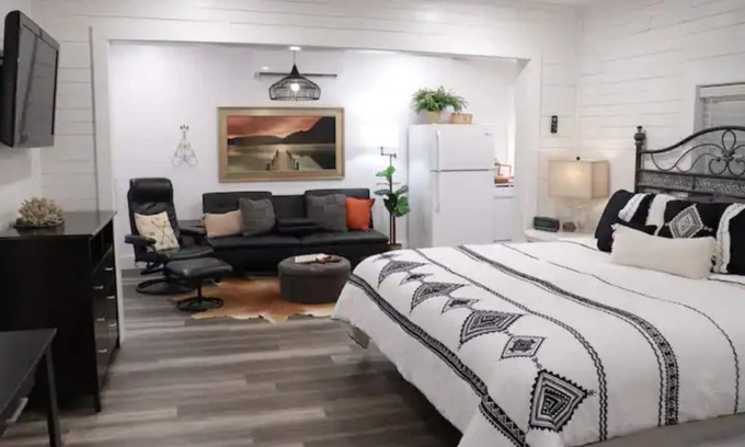 Camden Cabin | Ky Lake/Tn River Lake Cabin Wi-Fi 100mps