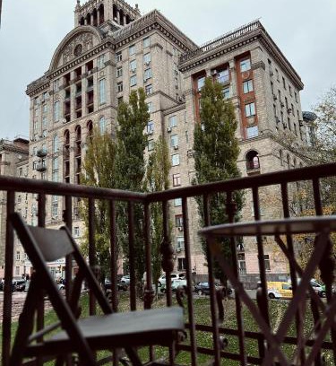 Lypky Apartment | Kyiv Khreschatyk 27 Apartment