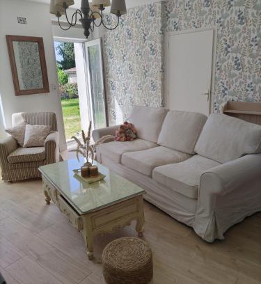 La Coquille House | L'étude, gîte à la Coquille (Dordogne) pour 6 personnes