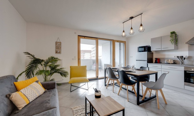Annecy Apartment | L'Art de Ville* - 2 bedroom near the city center, terrace and garage
