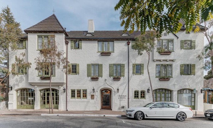 Golden Rectangle Hotel | L'Auberge Carmel, Relais & Chateaux