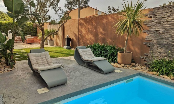 Pia House | L'hacienda, Maison De Caractère Avec Piscine et Jardin Paysager